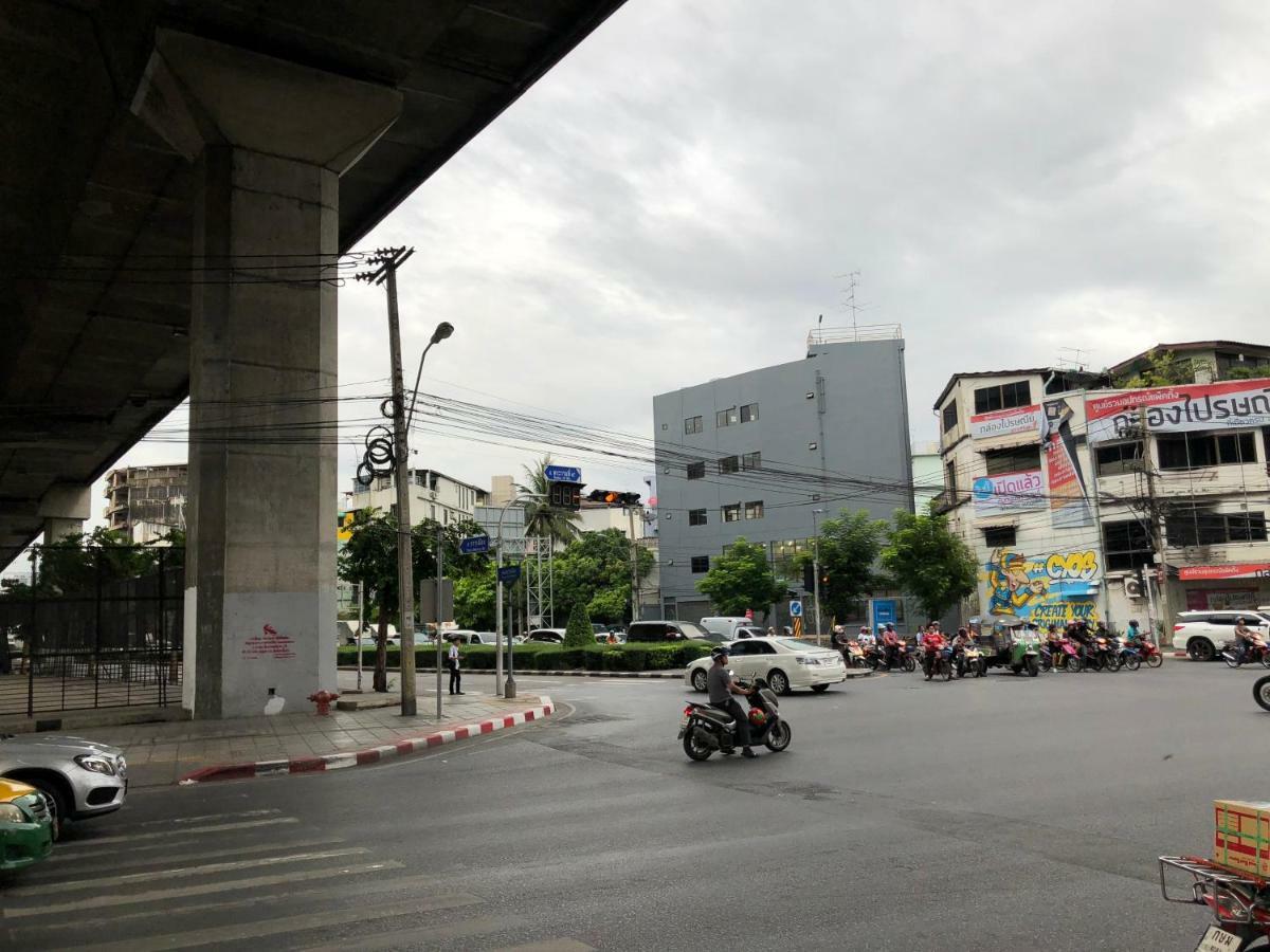 Grey Sheep Hostel Bangkok Extérieur photo