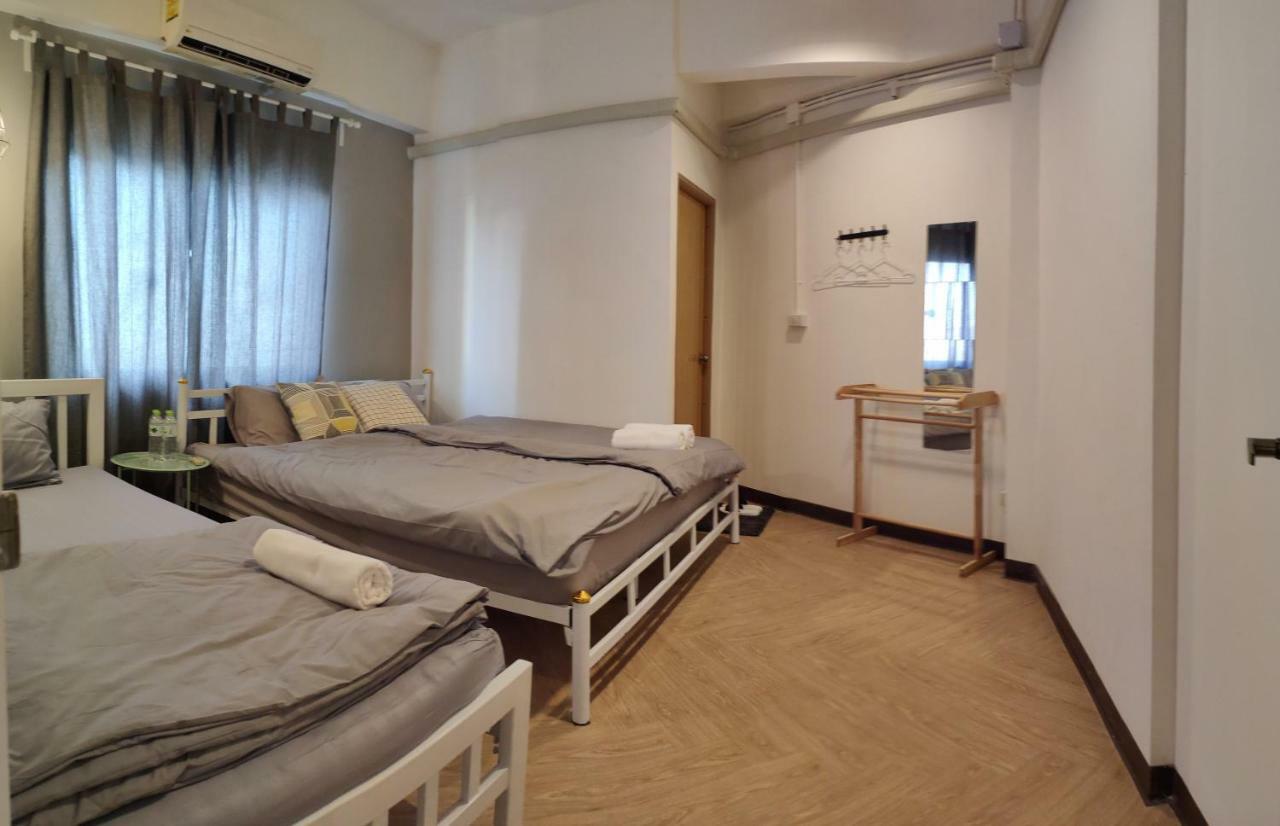Grey Sheep Hostel Bangkok Extérieur photo